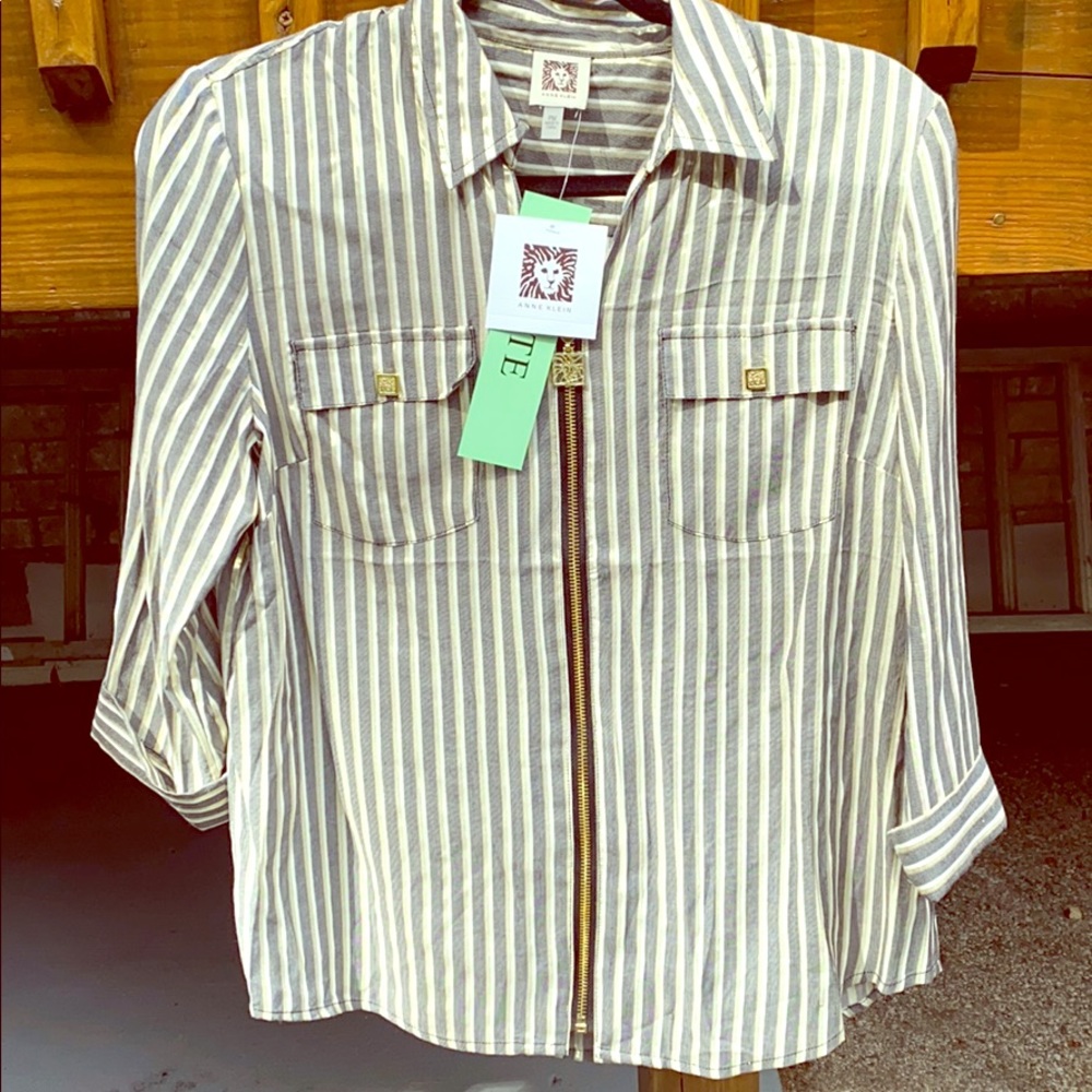 Petite AK blouse
